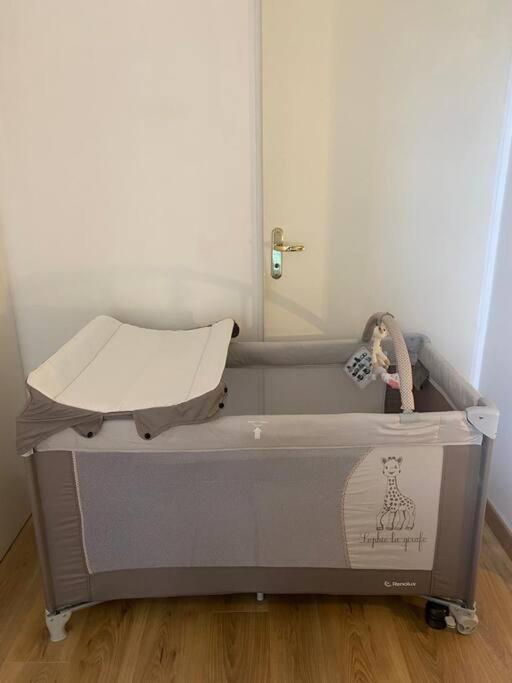 L'Olivier Centre Ville Parking Disneyland 4 Personnes Et 1 Bebe Bailly-Romainvilliers Exterior foto